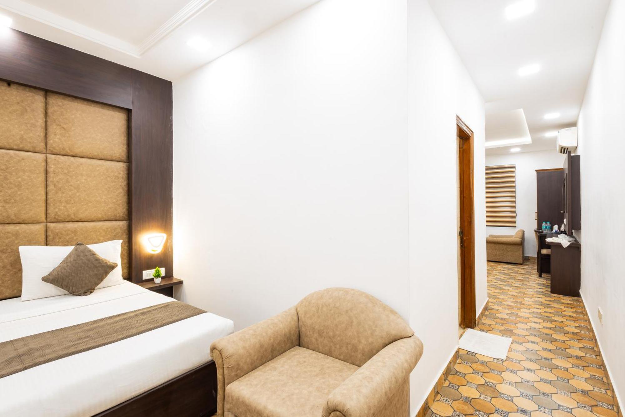 Hotel Panickers Residency - Ajmal Khan Market Near Karol Bagh Metro Delhi  Exterior foto