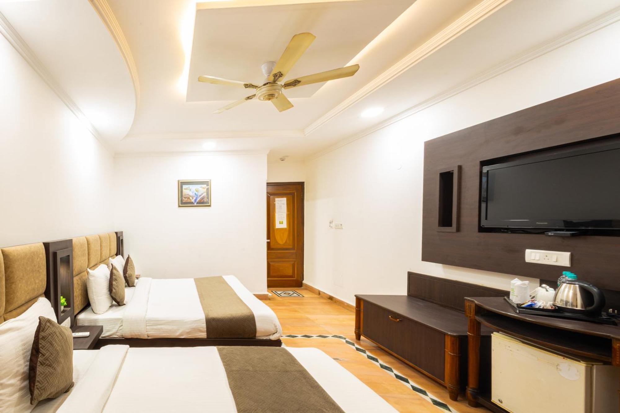 Hotel Panickers Residency - Ajmal Khan Market Near Karol Bagh Metro Delhi  Exterior foto